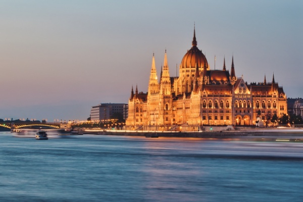 1715326951266763.jpg hungarian-parliament-building-7202373_1280 (1).jpg